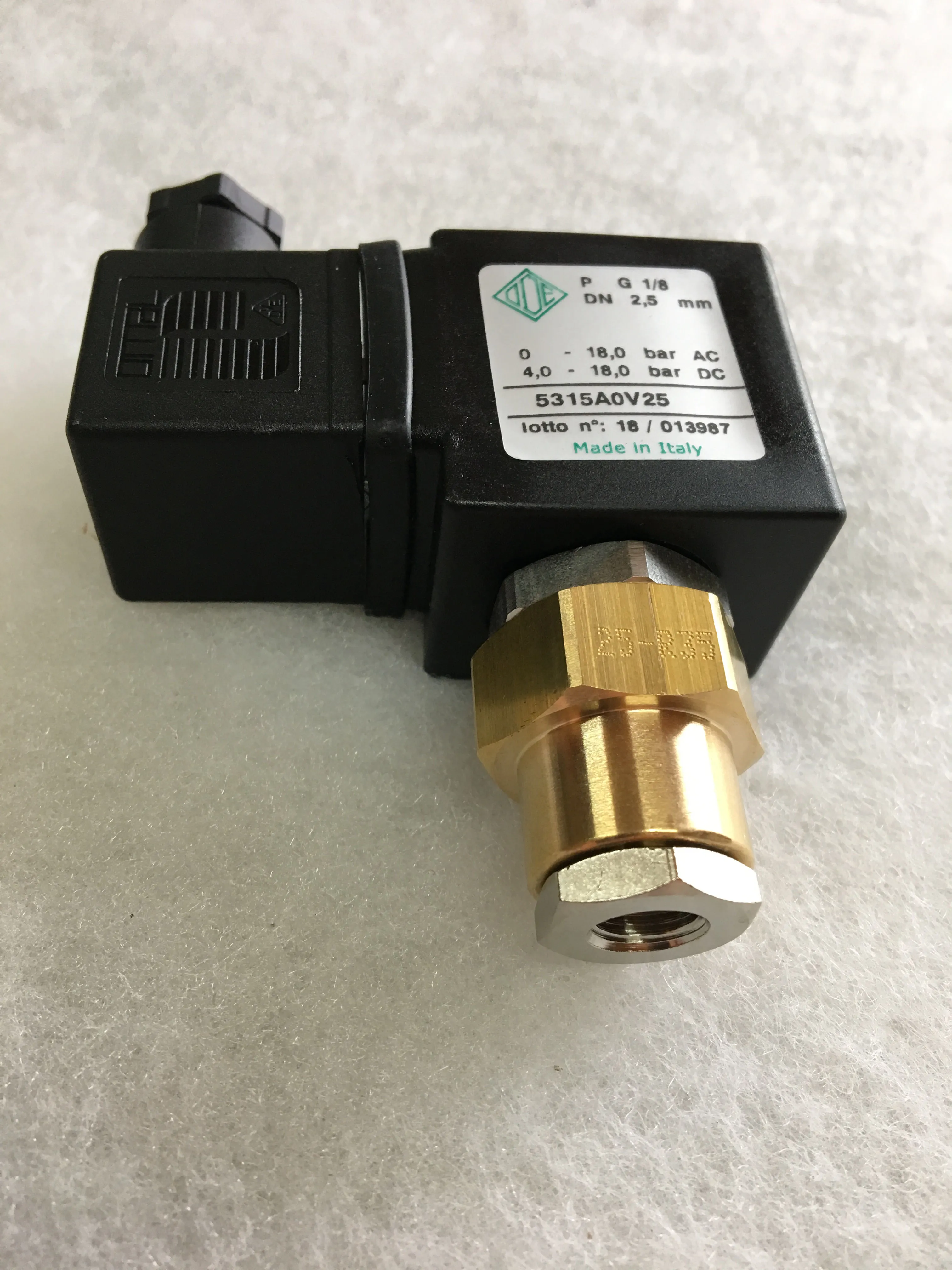02267V03 Solenoid valve 230V for RH25 image 0