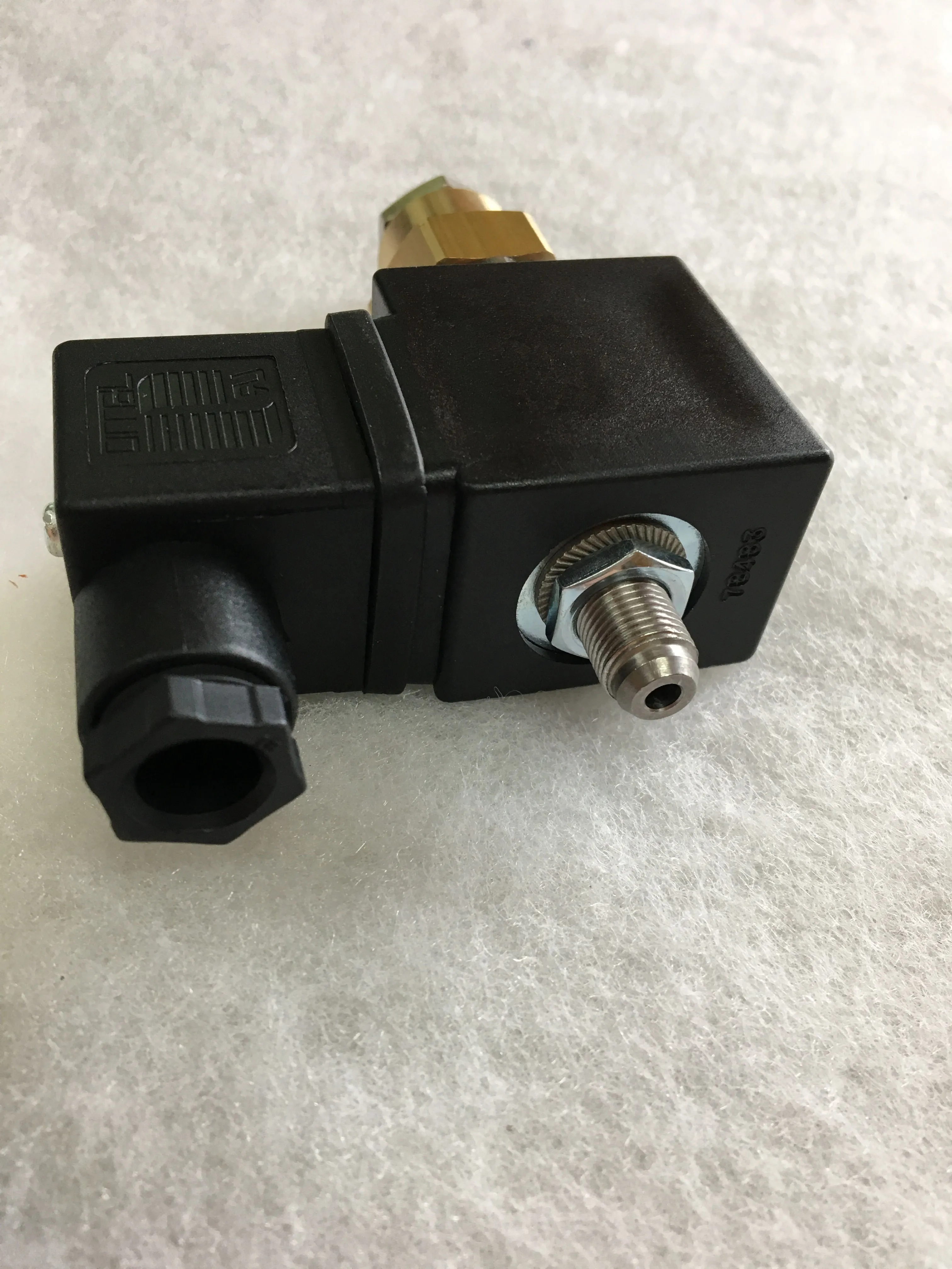 02267V03 Solenoid valve 230V for RH25 image 1